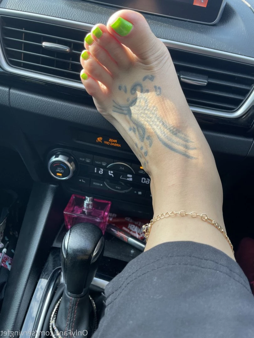 SERVINGBAREFEET [ servingfet ] Onlyfans leaked photo 5053756 on Hotleaks.tv