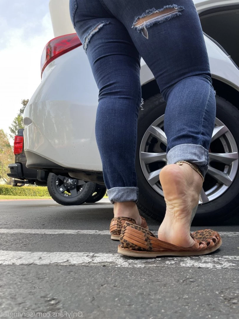 SERVINGBAREFEET [ servingfet ] Onlyfans leaked photo 5066065 on Hotleaks.tv