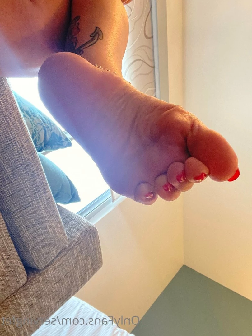 SERVINGBAREFEET [ servingfet ] Onlyfans leaked photo 5066288 on Hotleaks.tv
