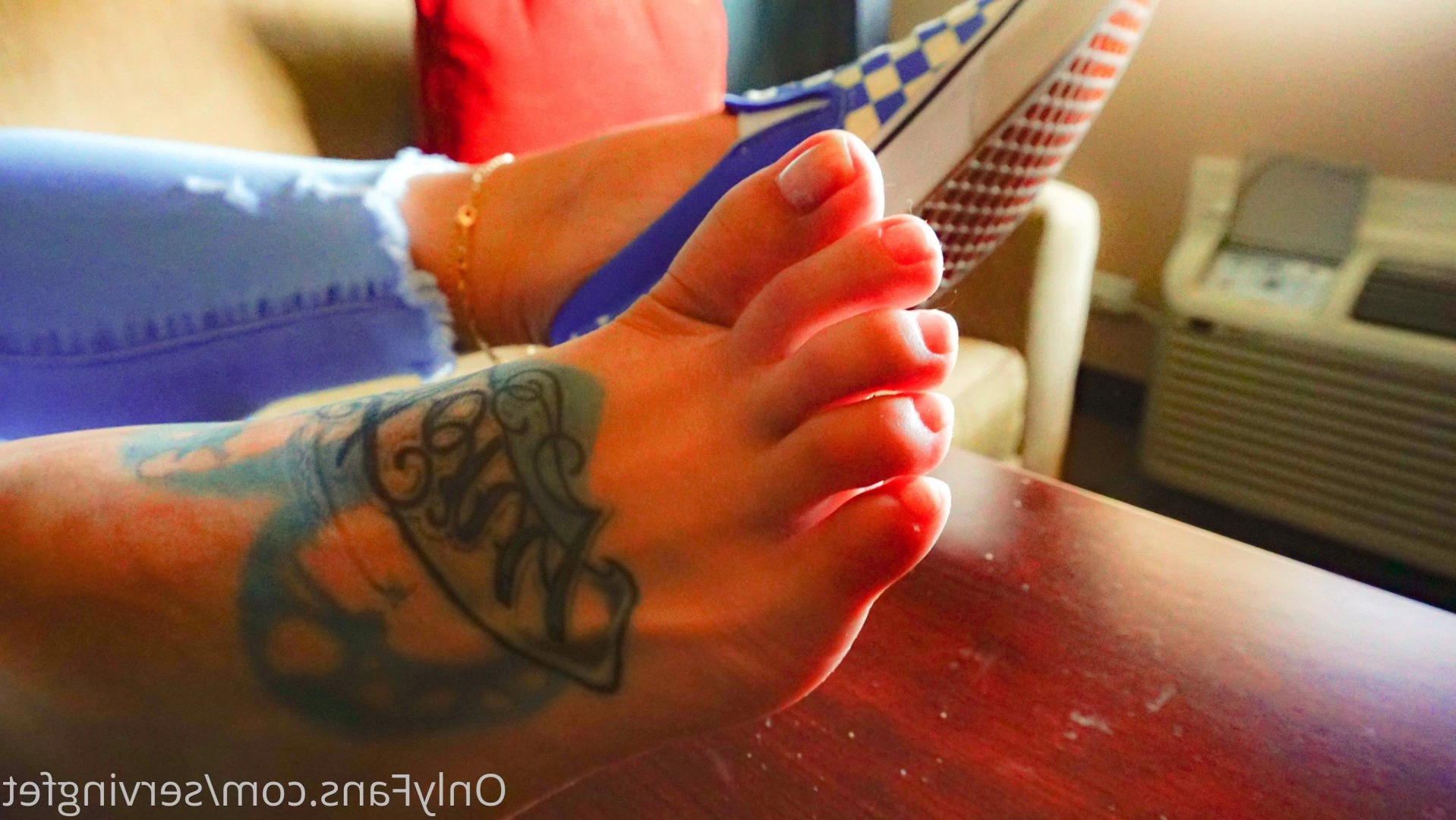 SERVINGBAREFEET [ servingfet ] Onlyfans leaked photo 5066358 on Hotleaks.tv