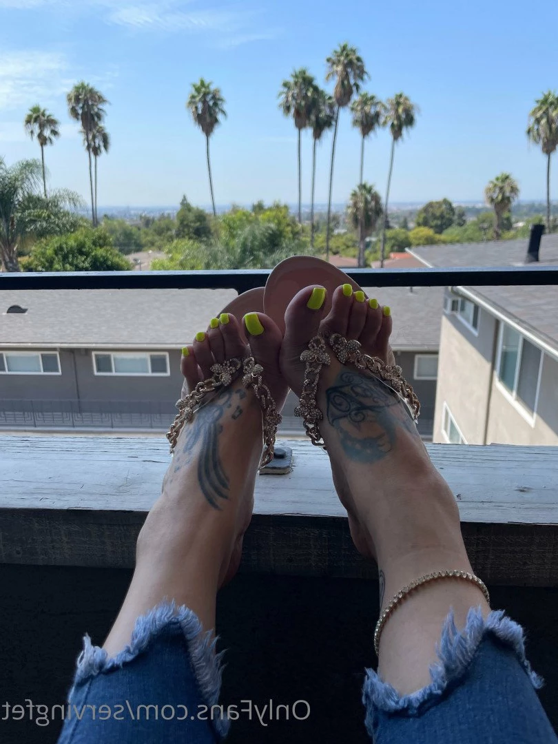 SERVINGBAREFEET [ servingfet ] Onlyfans leaked photo 5066741 on Hotleaks.tv