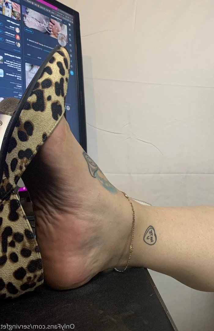 SERVINGBAREFEET [ servingfet ] Onlyfans leaked photo 5067114 on Hotleaks.tv