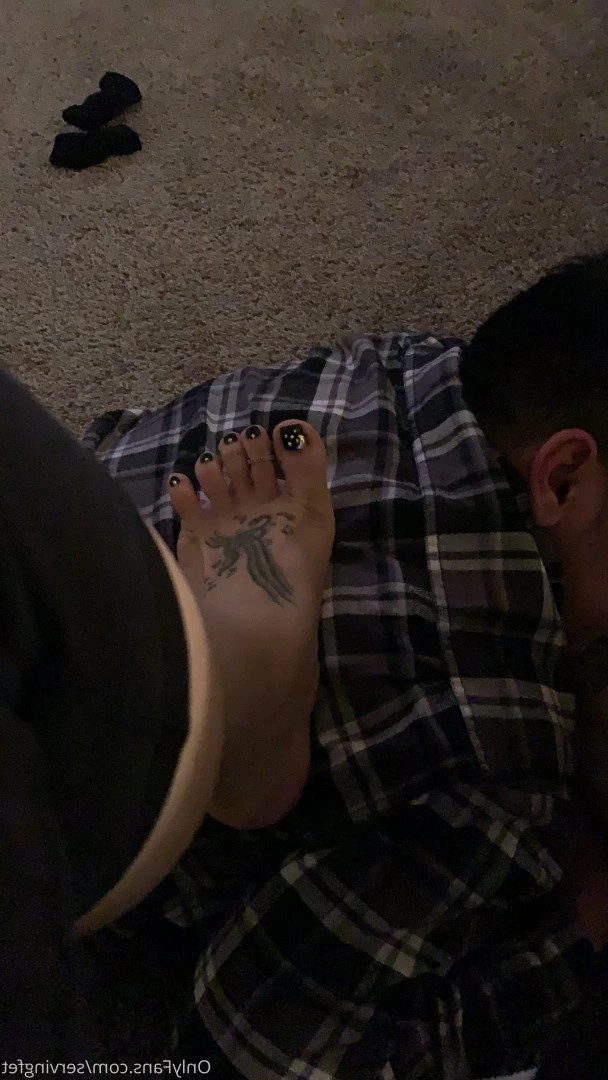 SERVINGBAREFEET [ servingfet ] Onlyfans leaked photo 5067140 on Hotleaks.tv