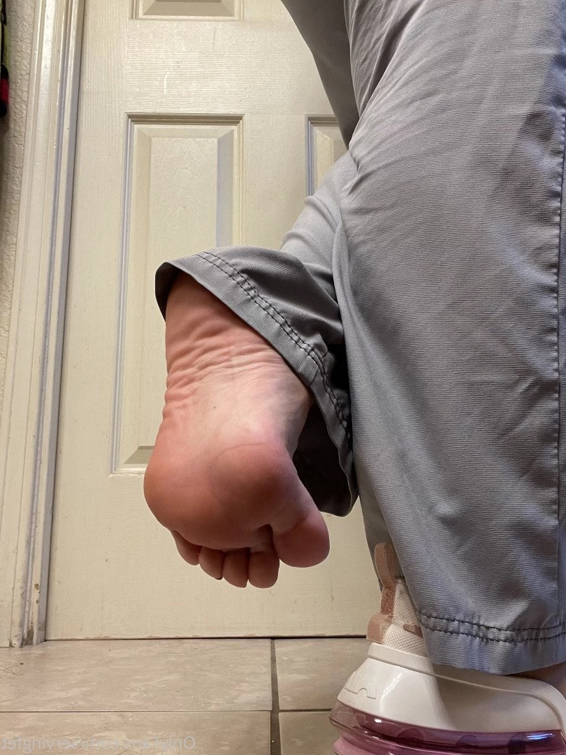 SERVINGBAREFEET [ servingfet ] Onlyfans leaked photo 5067689 on Hotleaks.tv