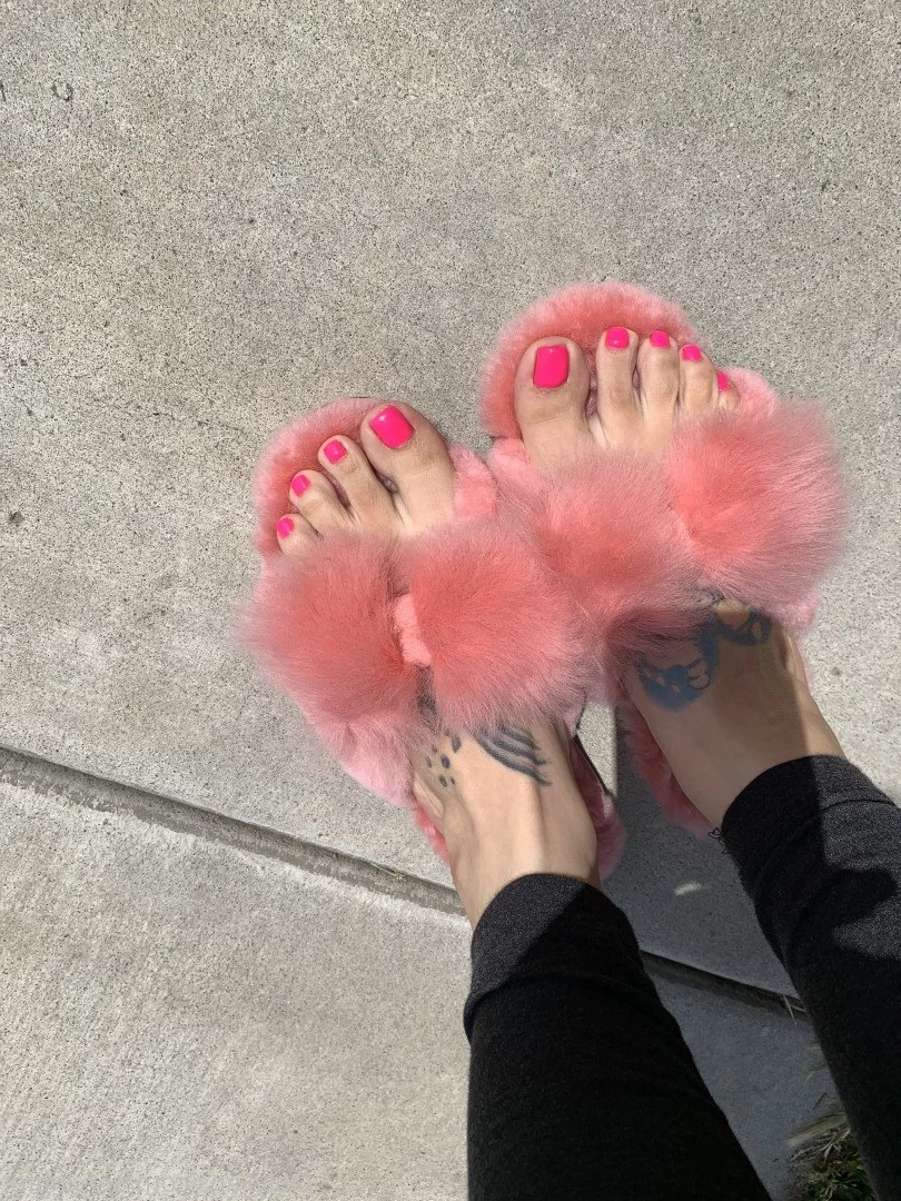 SERVINGBAREFEET [ servingfet ] Onlyfans leaked photo 5067911 on Hotleaks.tv