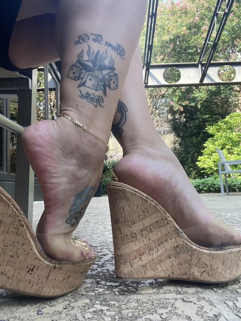 SERVINGBAREFEET [ servingfet ] Onlyfans leaked photo 5068334 on Hotleaks.tv