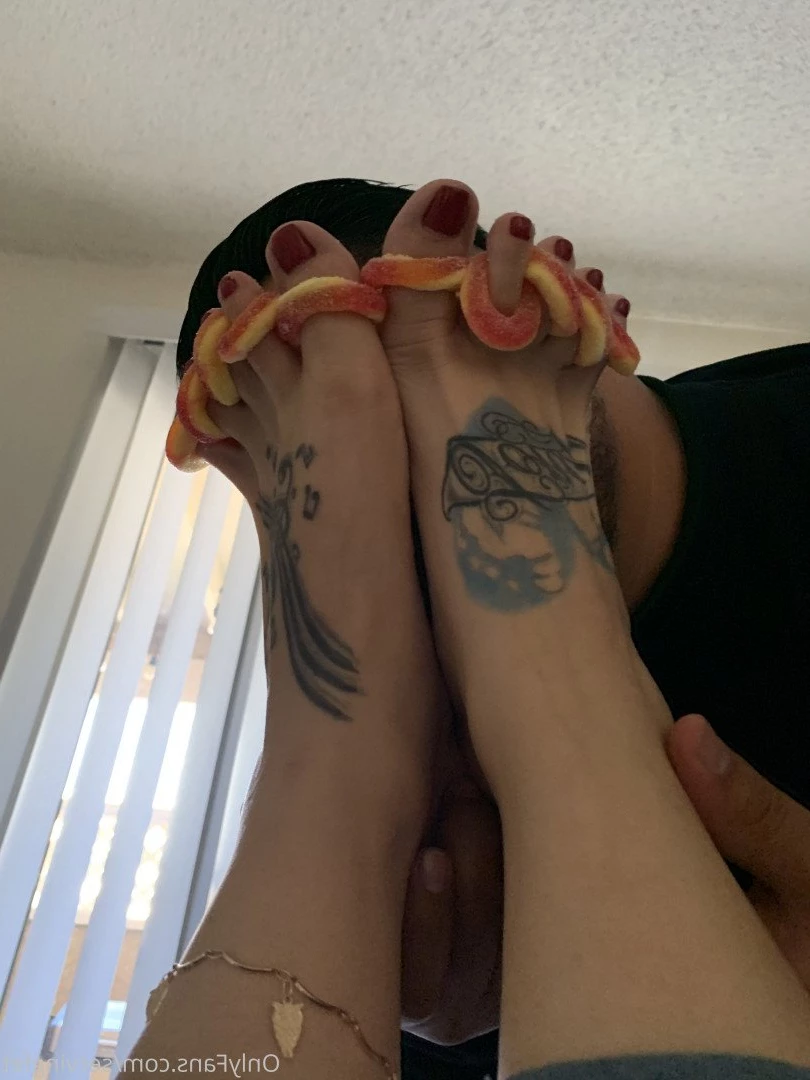 SERVINGBAREFEET [ servingfet ] Onlyfans leaked photo 5068839 on Hotleaks.tv