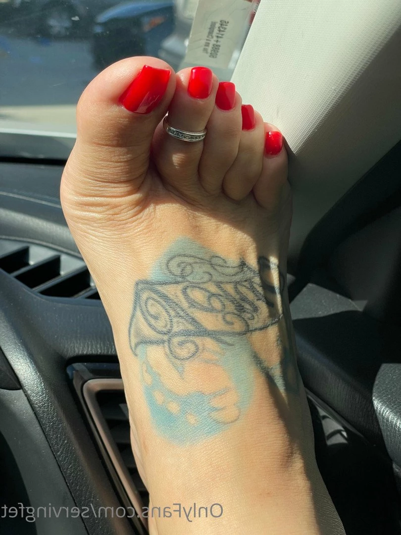 SERVINGBAREFEET [ servingfet ] Onlyfans leaked photo 5069433 on Hotleaks.tv