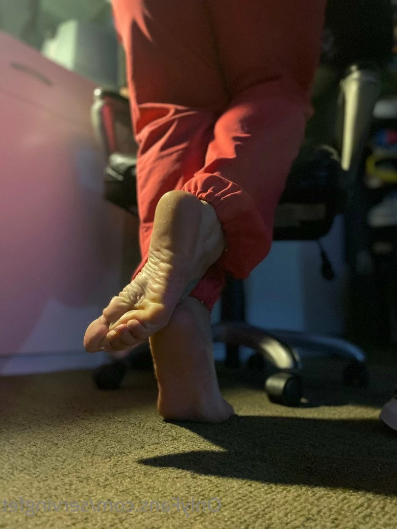 SERVINGBAREFEET [ servingfet ] Onlyfans leaked photo 5069611 on Hotleaks.tv