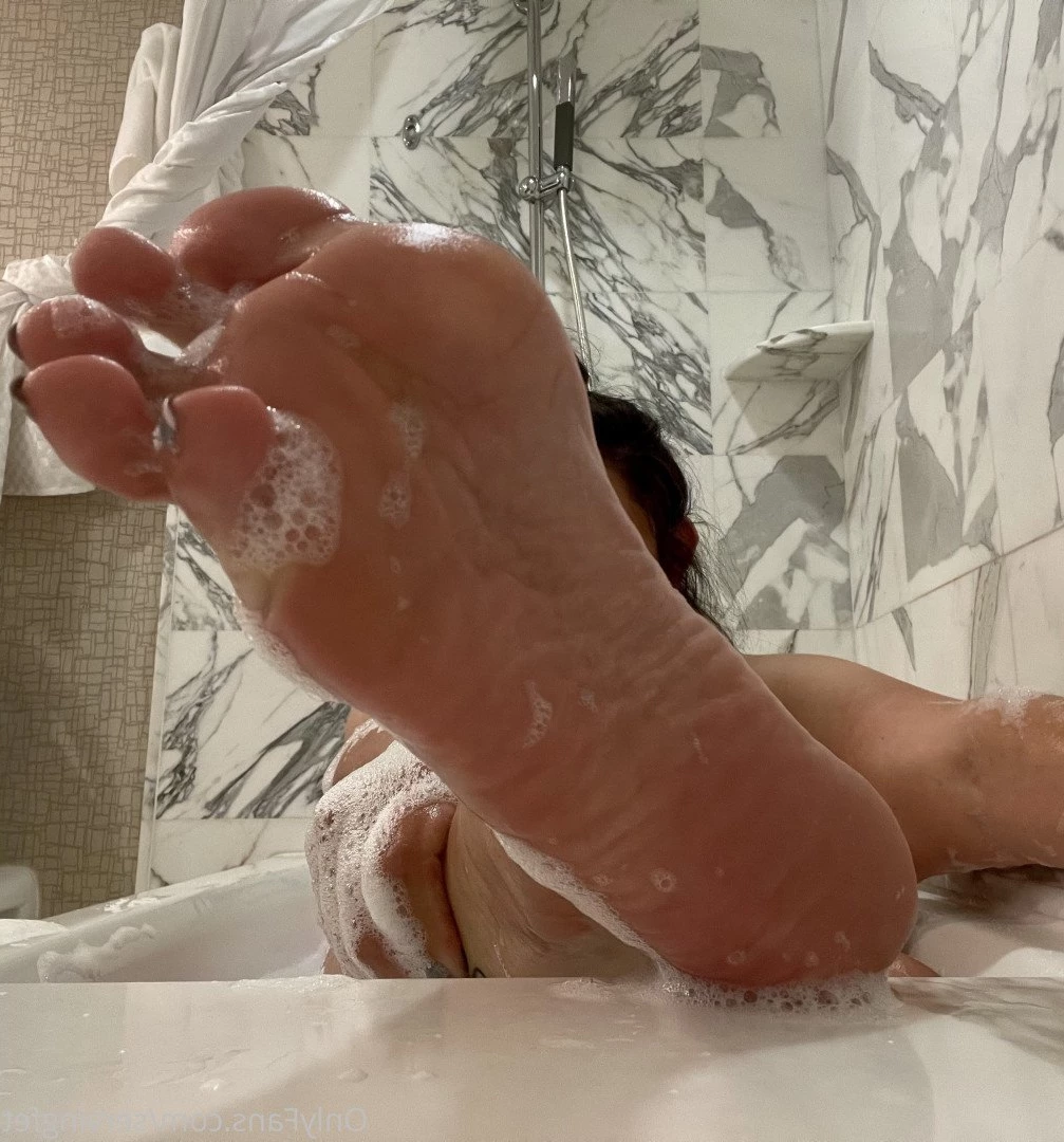 SERVINGBAREFEET [ servingfet ] Onlyfans leaked photo 5069642 on Hotleaks.tv