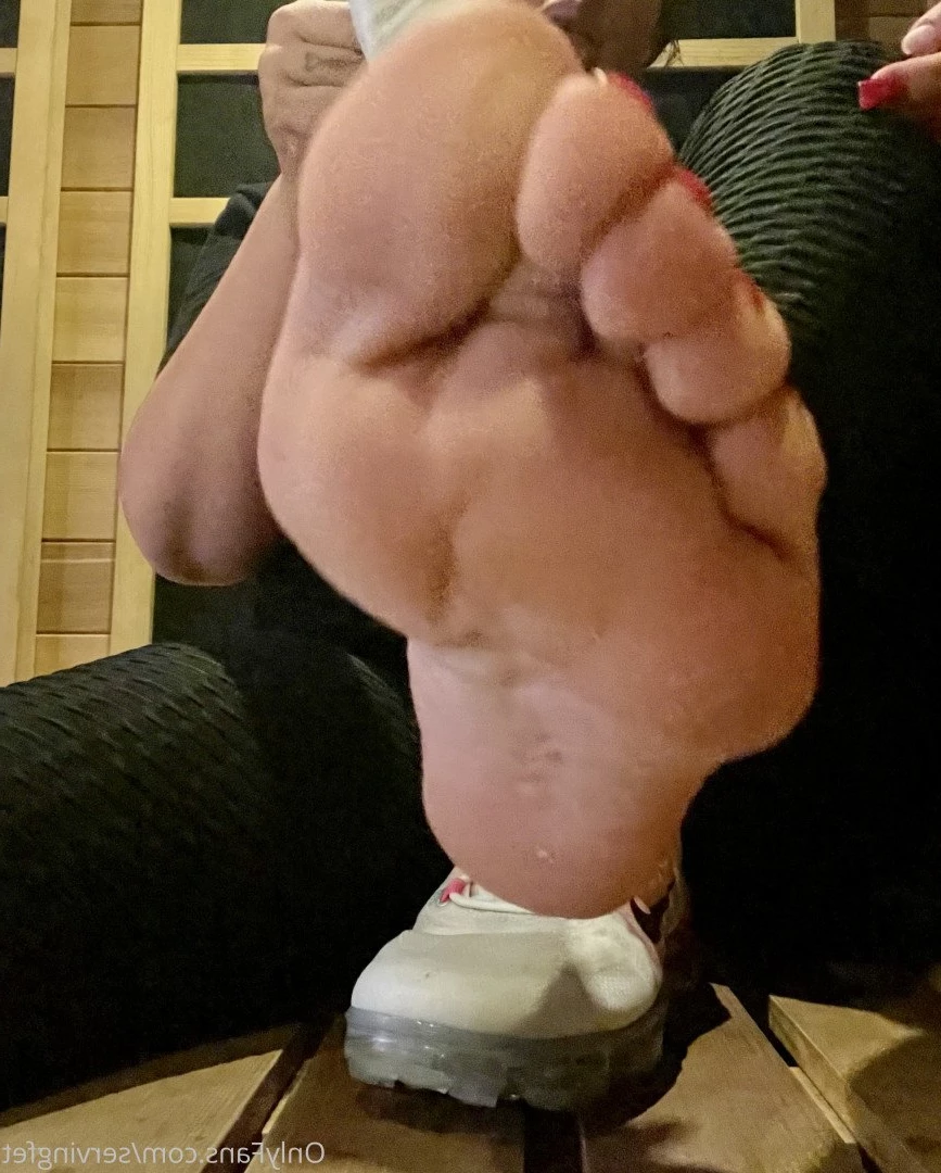SERVINGBAREFEET [ servingfet ] Onlyfans leaked photo 5070281 on Hotleaks.tv
