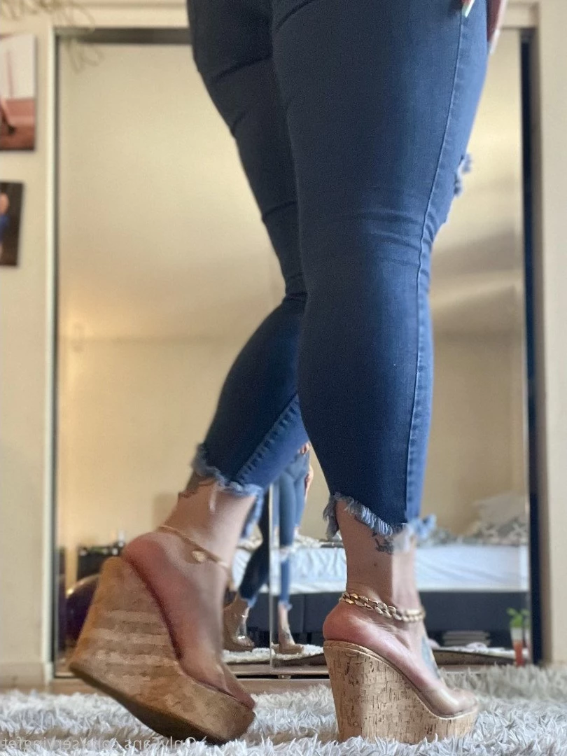 SERVINGBAREFEET [ servingfet ] Onlyfans leaked photo 5070292 on Hotleaks.tv