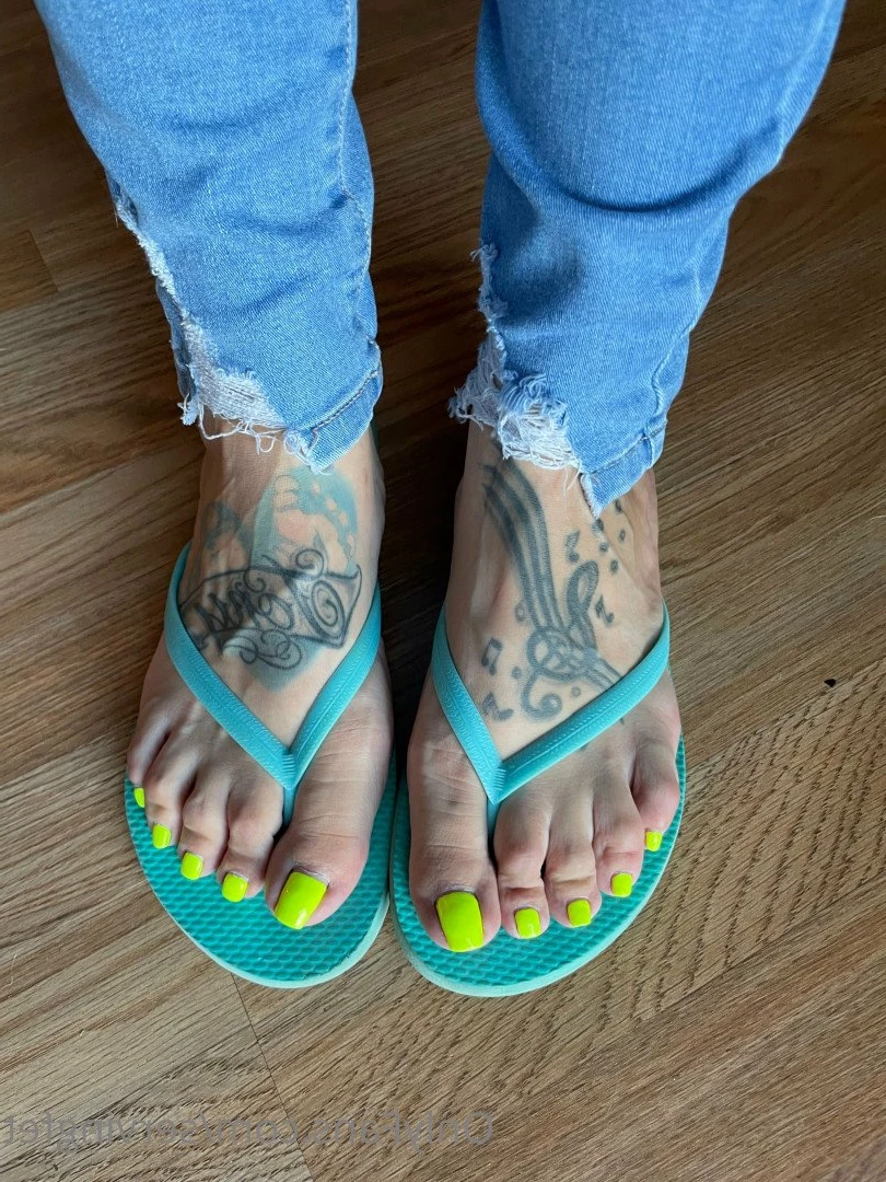 SERVINGBAREFEET [ servingfet ] Onlyfans leaked photo 5070525 on Hotleaks.tv