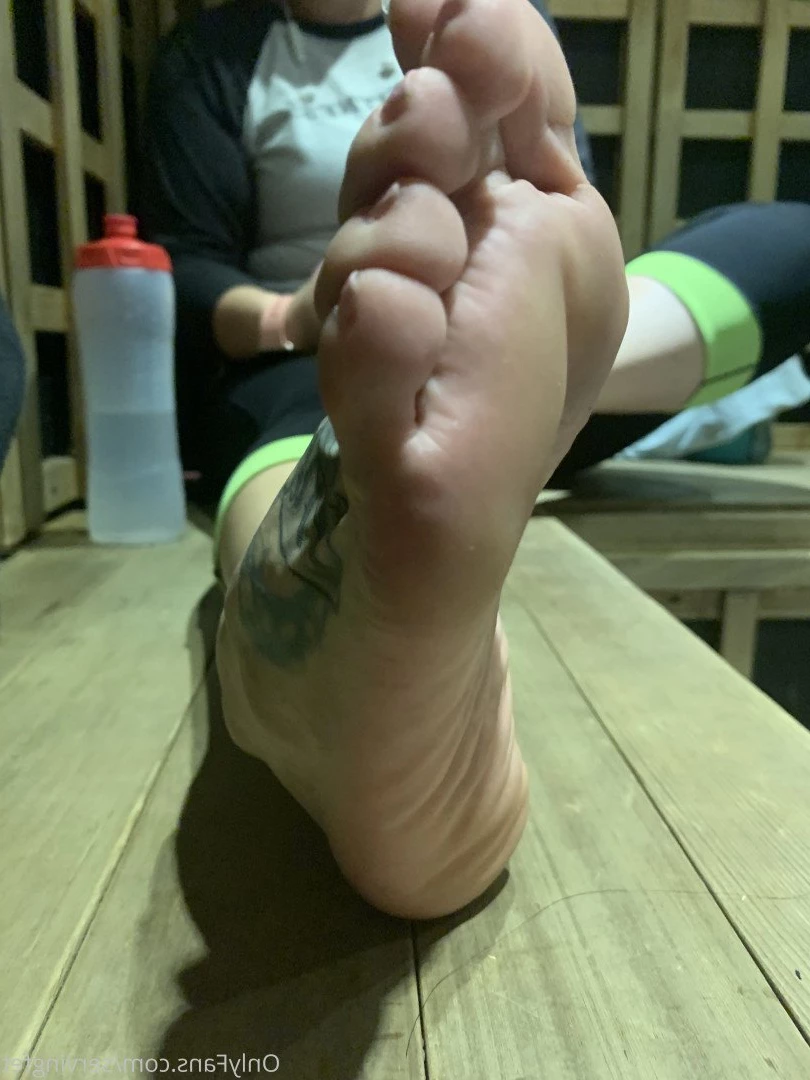 SERVINGBAREFEET [ servingfet ] Onlyfans leaked photo 5070550 on Hotleaks.tv
