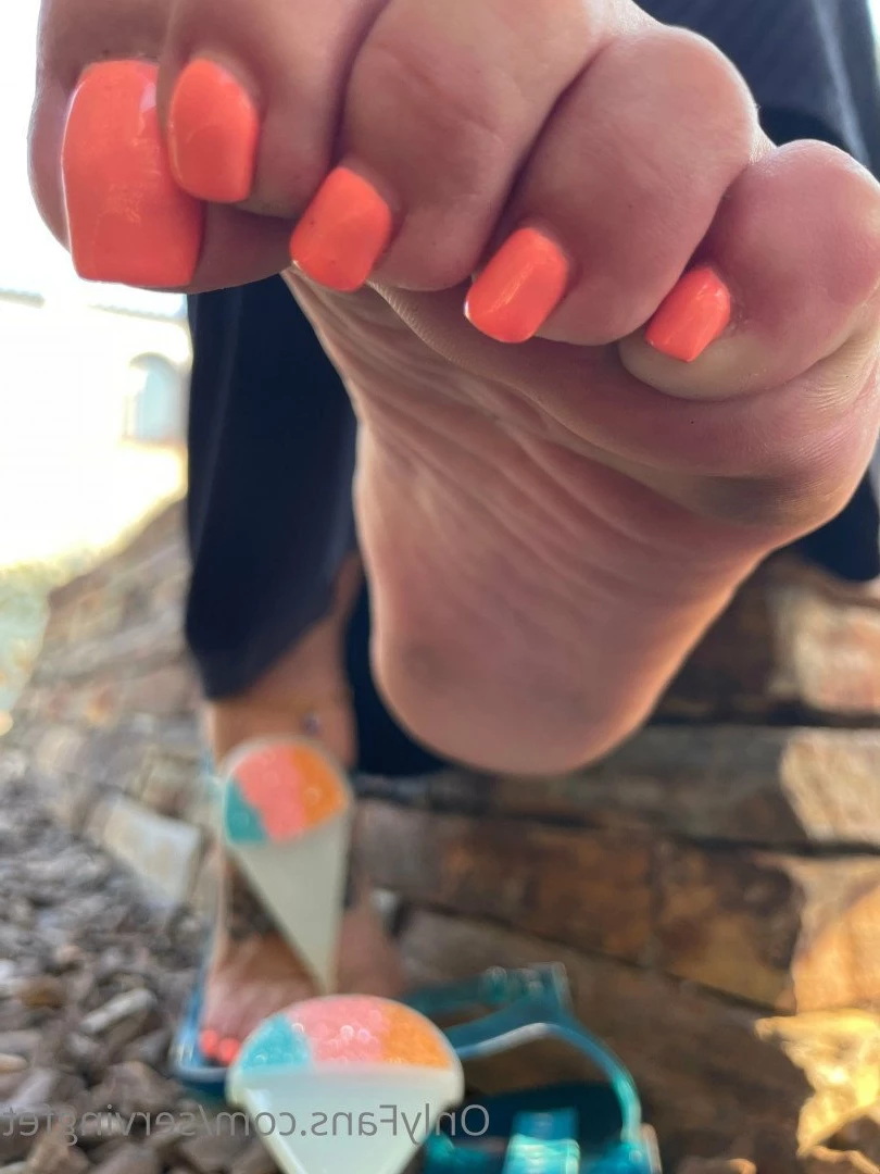 SERVINGBAREFEET [ servingfet ] Onlyfans leaked photo 5070620 on Hotleaks.tv