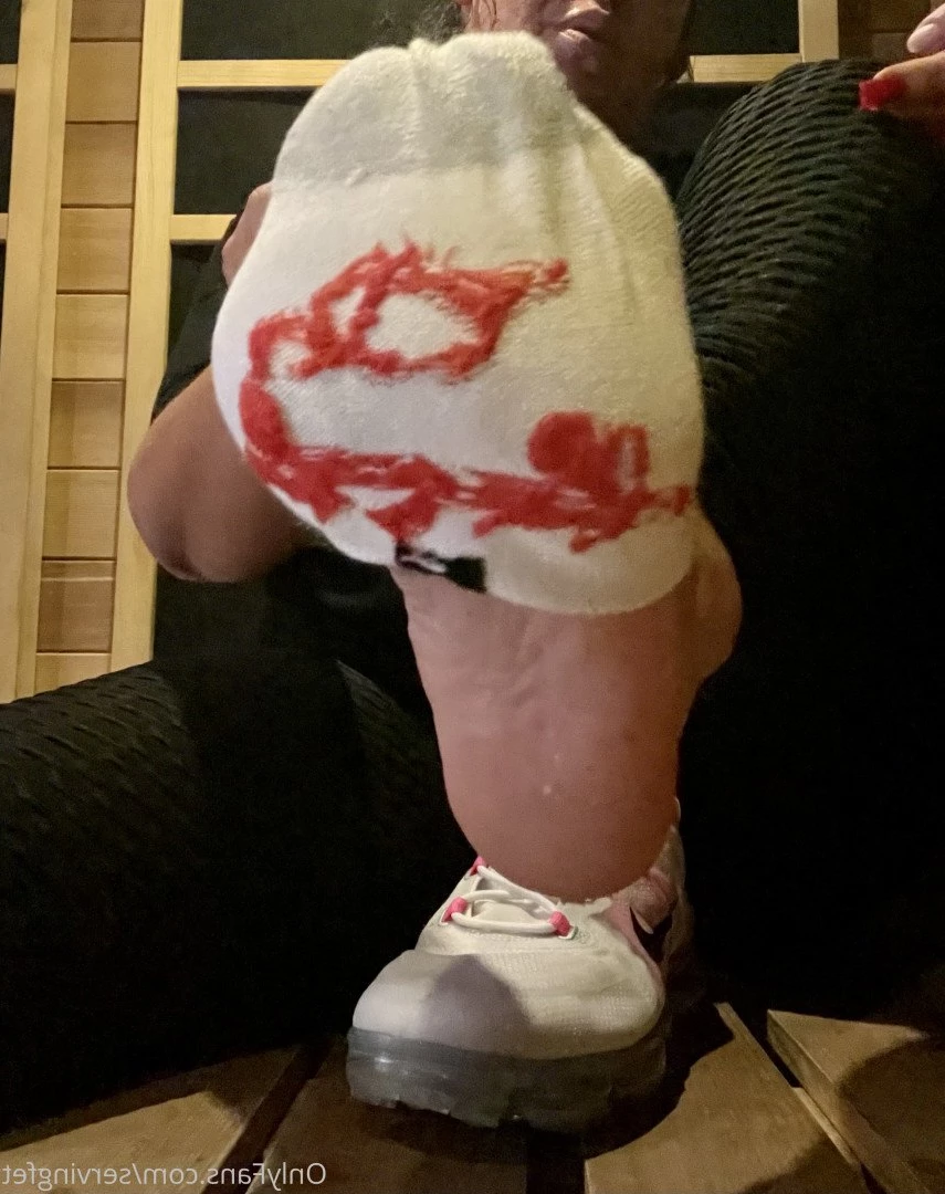 SERVINGBAREFEET [ servingfet ] Onlyfans leaked photo 5070803 on Hotleaks.tv