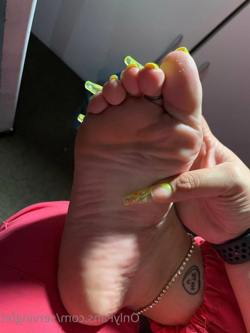 SERVINGBAREFEET [ servingfet ] Onlyfans leaked photo 5071354 on Hotleaks.tv