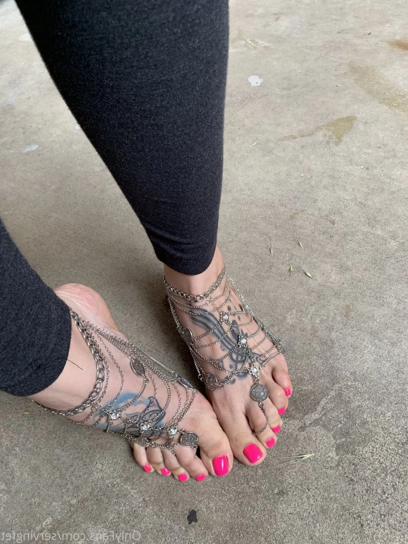 SERVINGBAREFEET [ servingfet ] Onlyfans leaked photo 5071386 on Hotleaks.tv