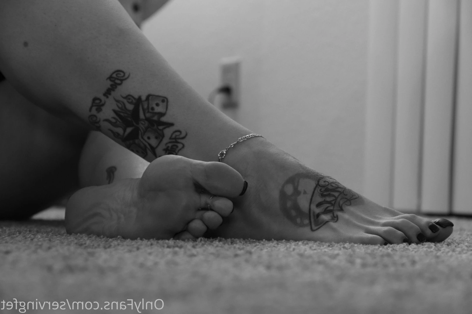 SERVINGBAREFEET [ servingfet ] Onlyfans leaked photo 5071852 on Hotleaks.tv