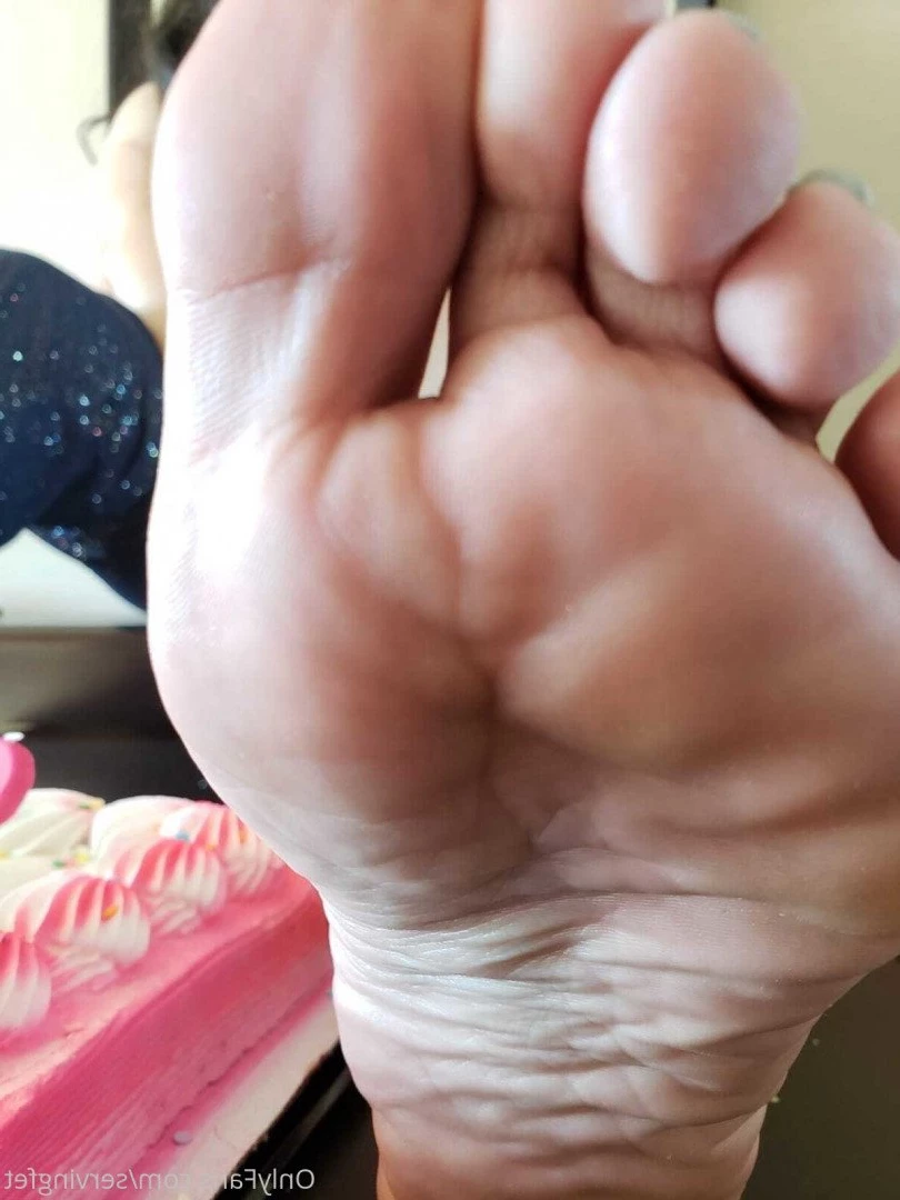 SERVINGBAREFEET [ servingfet ] Onlyfans leaked photo 5072023 on Hotleaks.tv