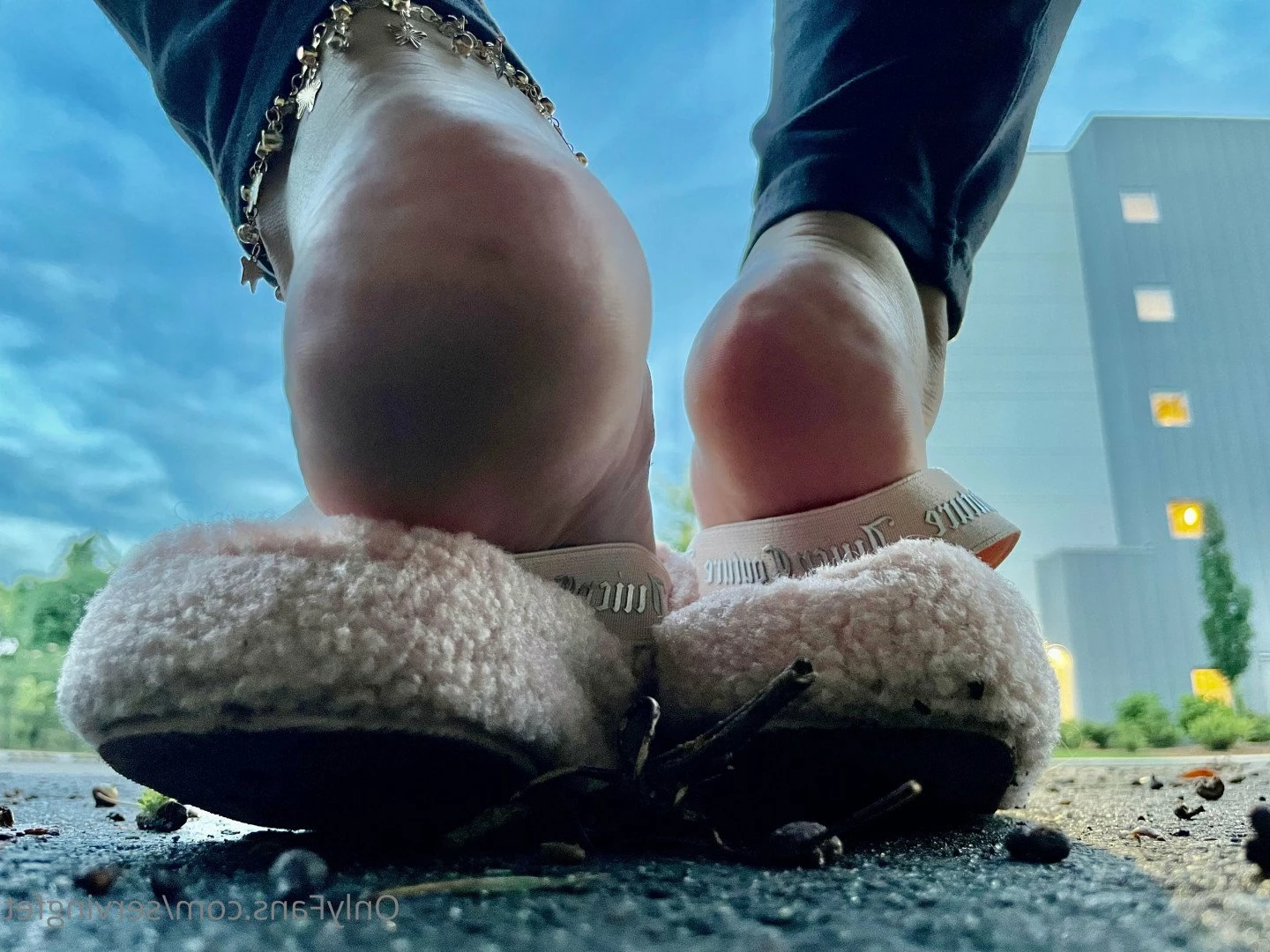 SERVINGBAREFEET [ servingfet ] Onlyfans leaked photo 5072260 on Hotleaks.tv