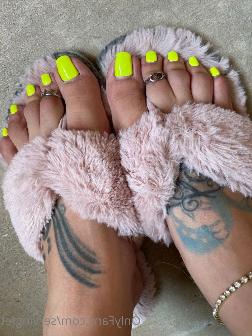 SERVINGBAREFEET [ servingfet ] Onlyfans leaked photo 5072537 on Hotleaks.tv