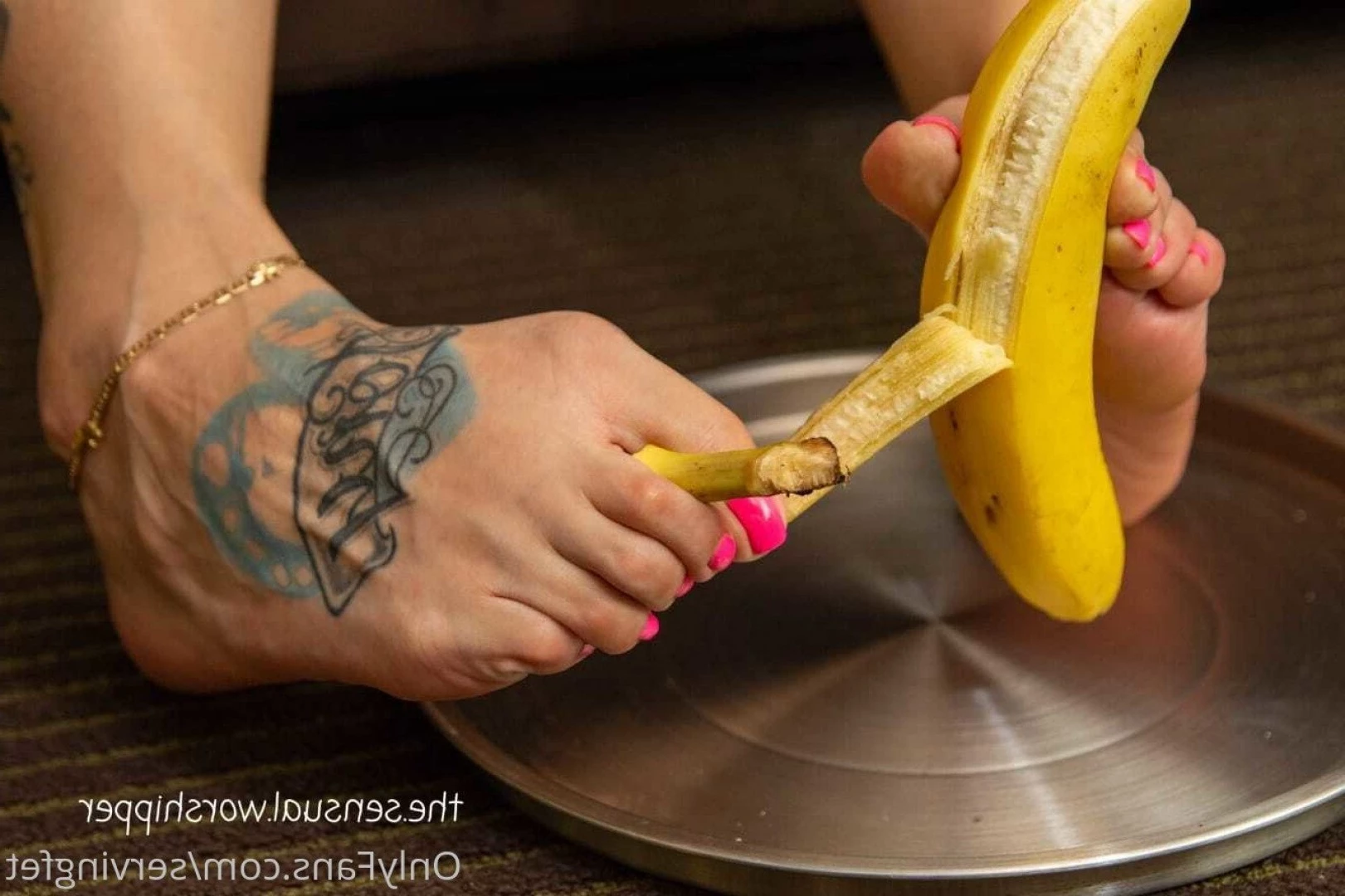 SERVINGBAREFEET [ servingfet ] Onlyfans leaked photo 5072719 on Hotleaks.tv