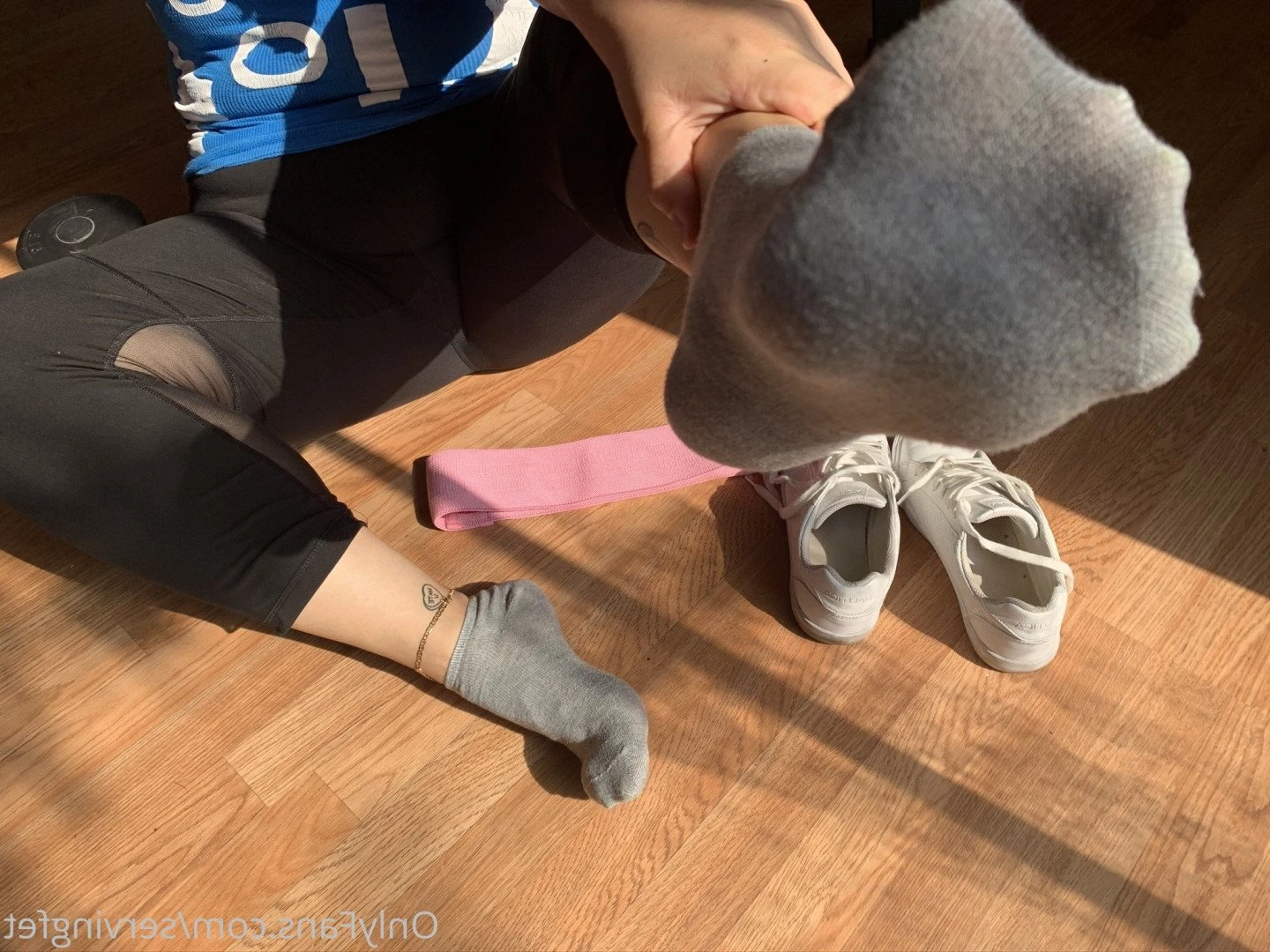 SERVINGBAREFEET [ servingfet ] Onlyfans leaked photo 5072754 on Hotleaks.tv