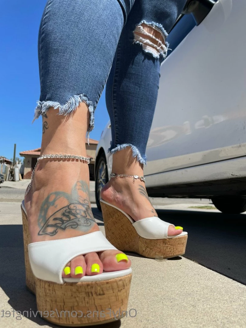 SERVINGBAREFEET [ servingfet ] Onlyfans leaked photo 5073211 on Hotleaks.tv