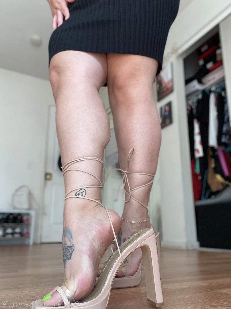 SERVINGBAREFEET [ servingfet ] Onlyfans leaked photo 5073440 on Hotleaks.tv