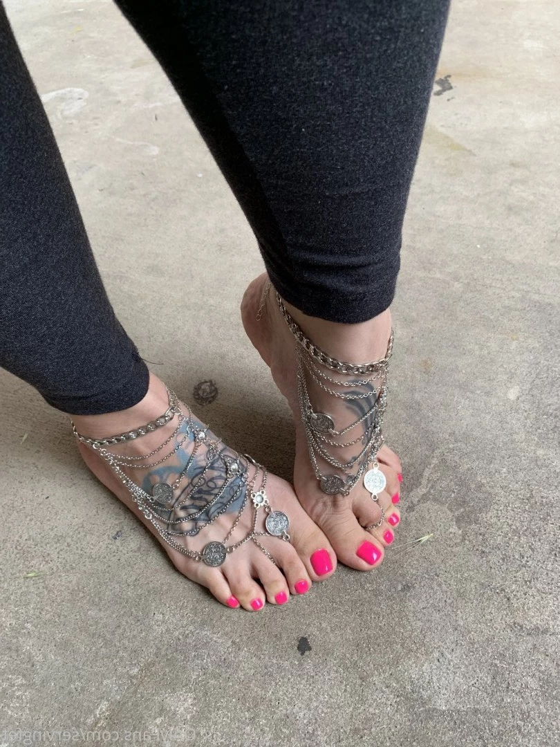 SERVINGBAREFEET [ servingfet ] Onlyfans leaked photo 5073583 on Hotleaks.tv