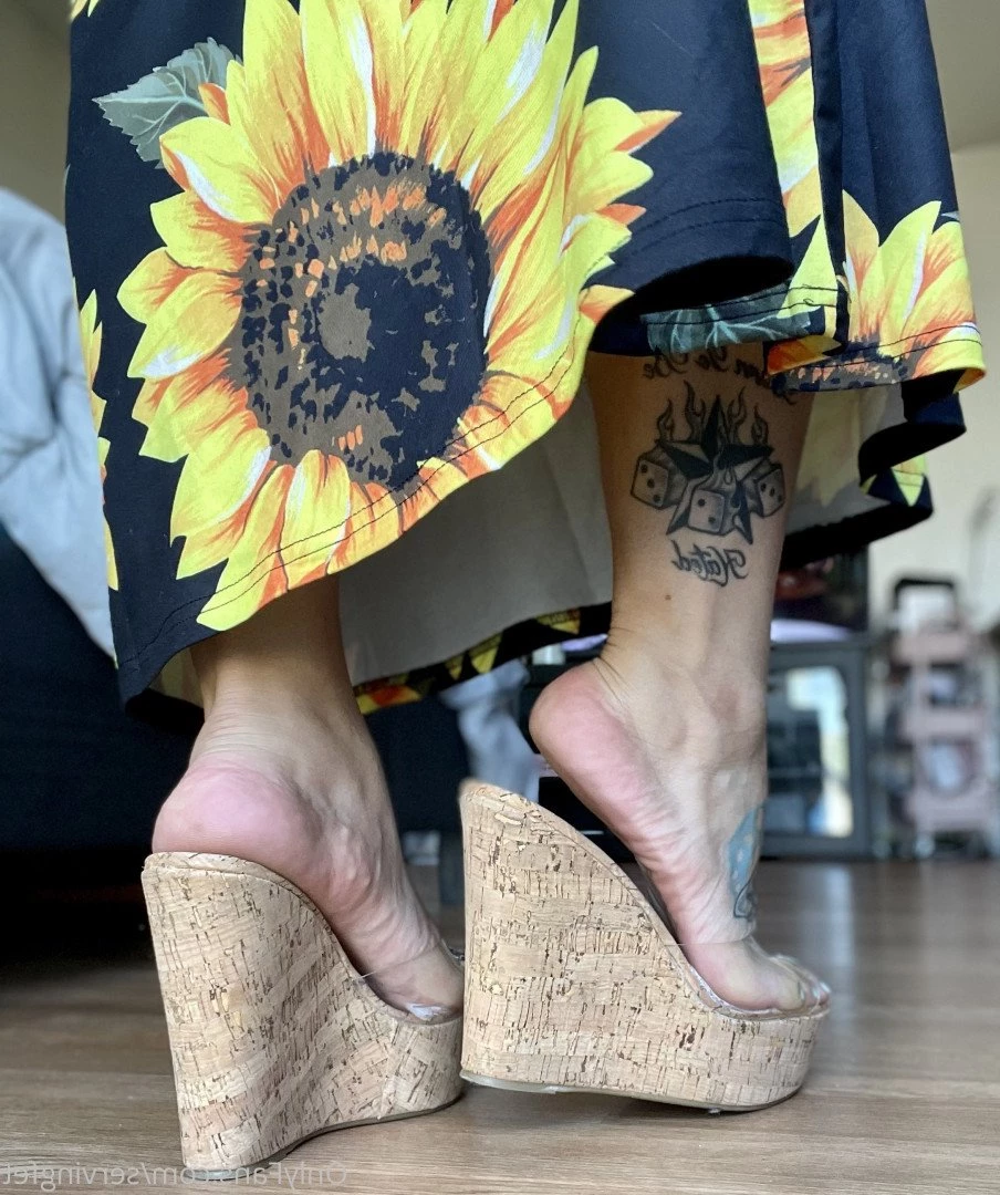 SERVINGBAREFEET [ servingfet ] Onlyfans leaked photo 5073609 on Hotleaks.tv