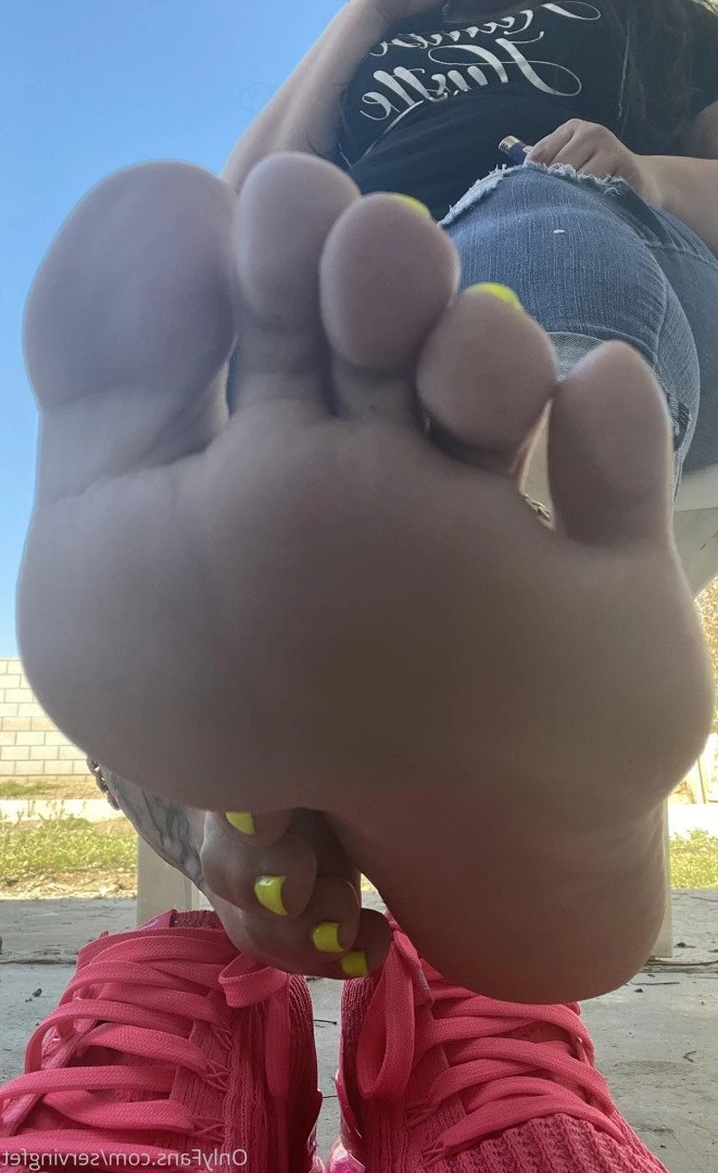 SERVINGBAREFEET [ servingfet ] Onlyfans leaked photo 5073653 on Hotleaks.tv