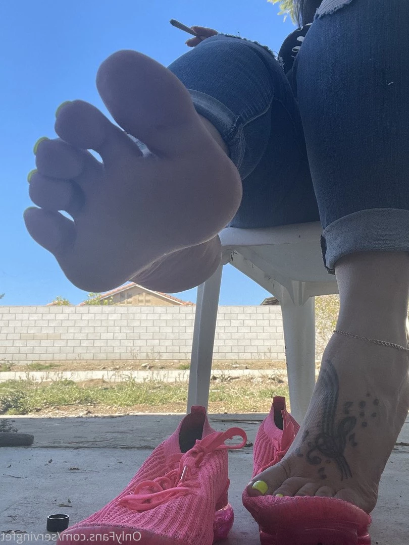 SERVINGBAREFEET [ servingfet ] Onlyfans leaked photo 5074060 on Hotleaks.tv