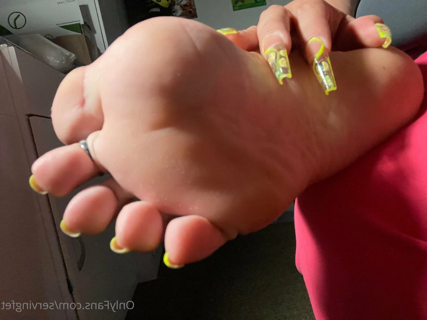 SERVINGBAREFEET [ servingfet ] Onlyfans leaked photo 5074605 on Hotleaks.tv