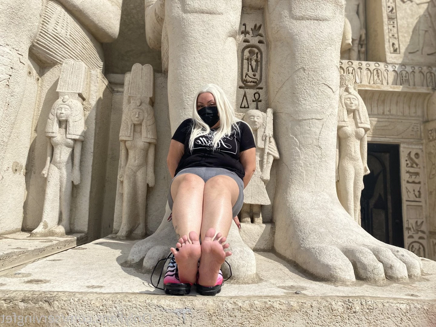 SERVINGBAREFEET [ servingfet ] Onlyfans leaked photo 5074715 on Hotleaks.tv