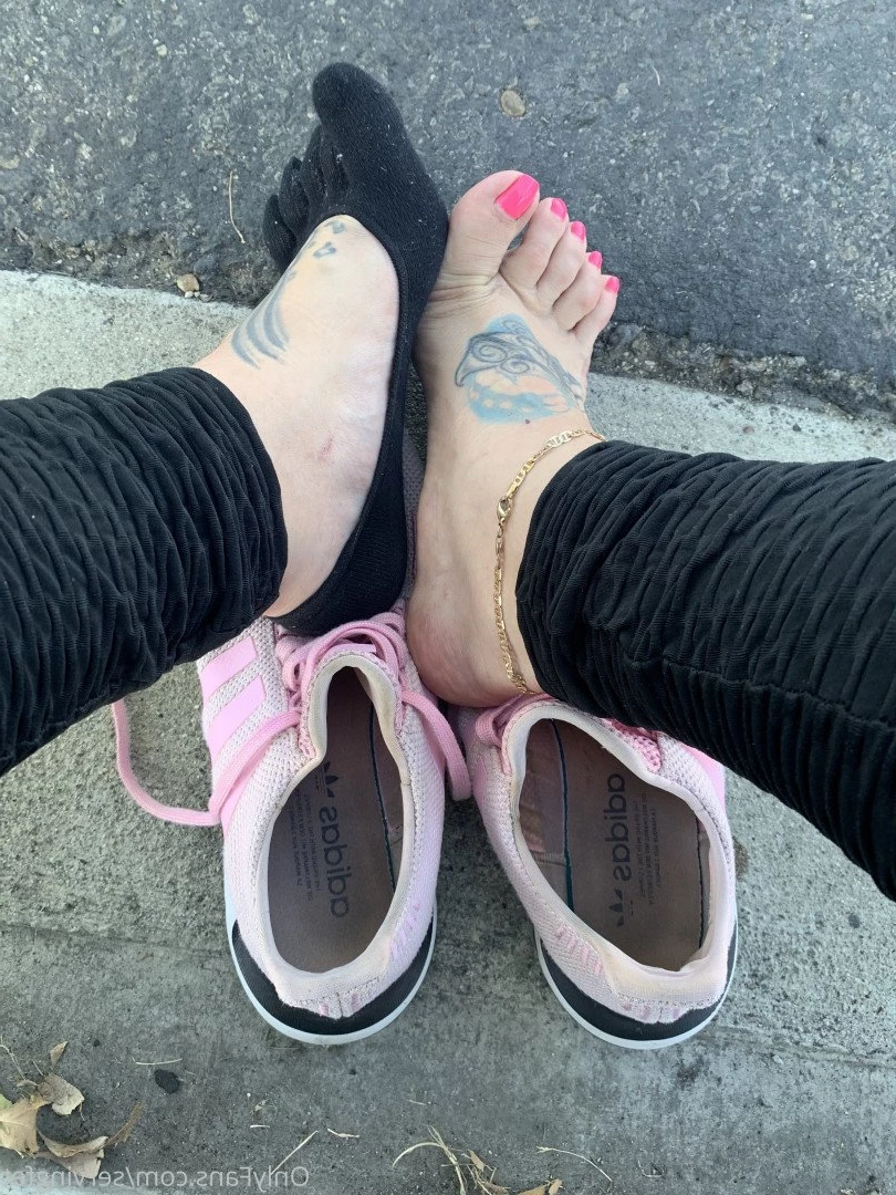 SERVINGBAREFEET [ servingfet ] Onlyfans leaked photo 5075242 on Hotleaks.tv