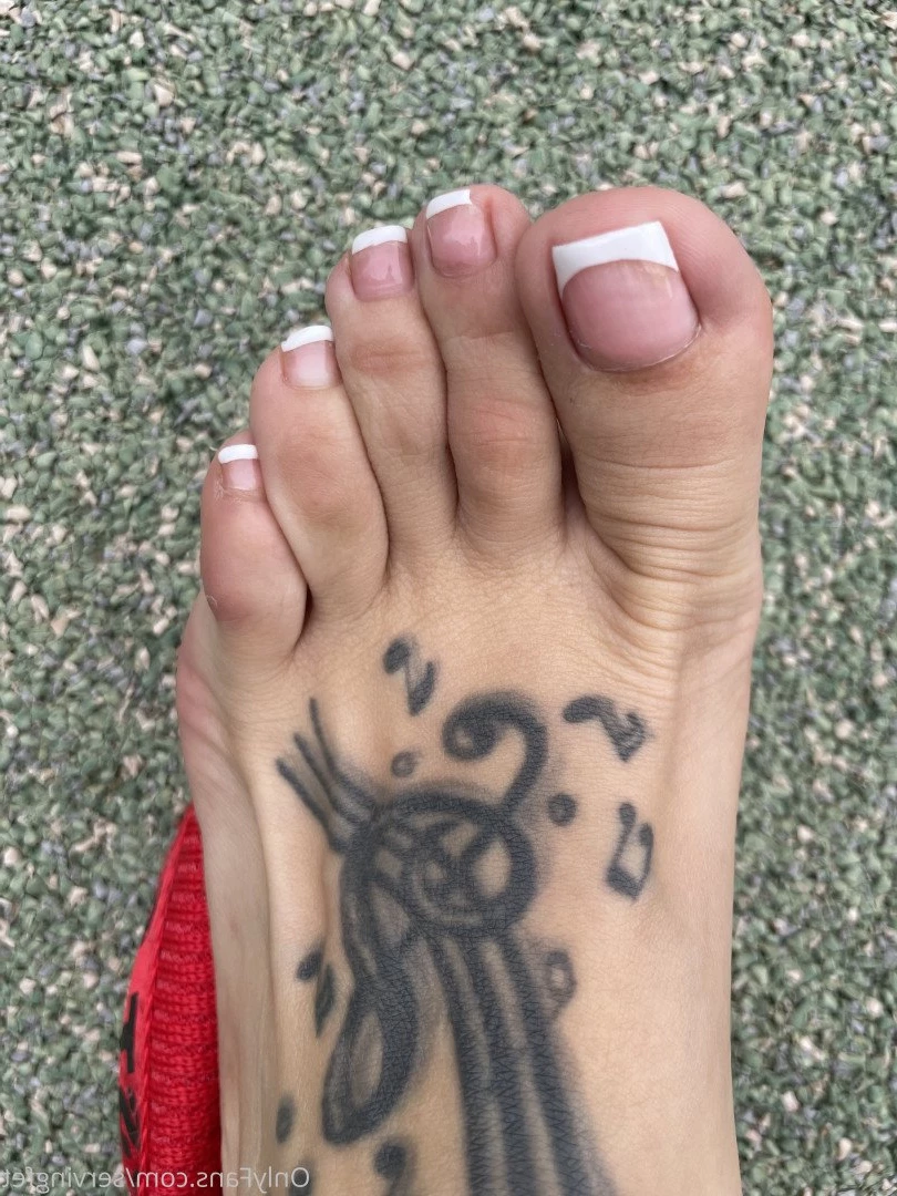 SERVINGBAREFEET [ servingfet ] Onlyfans leaked photo 5075716 on Hotleaks.tv