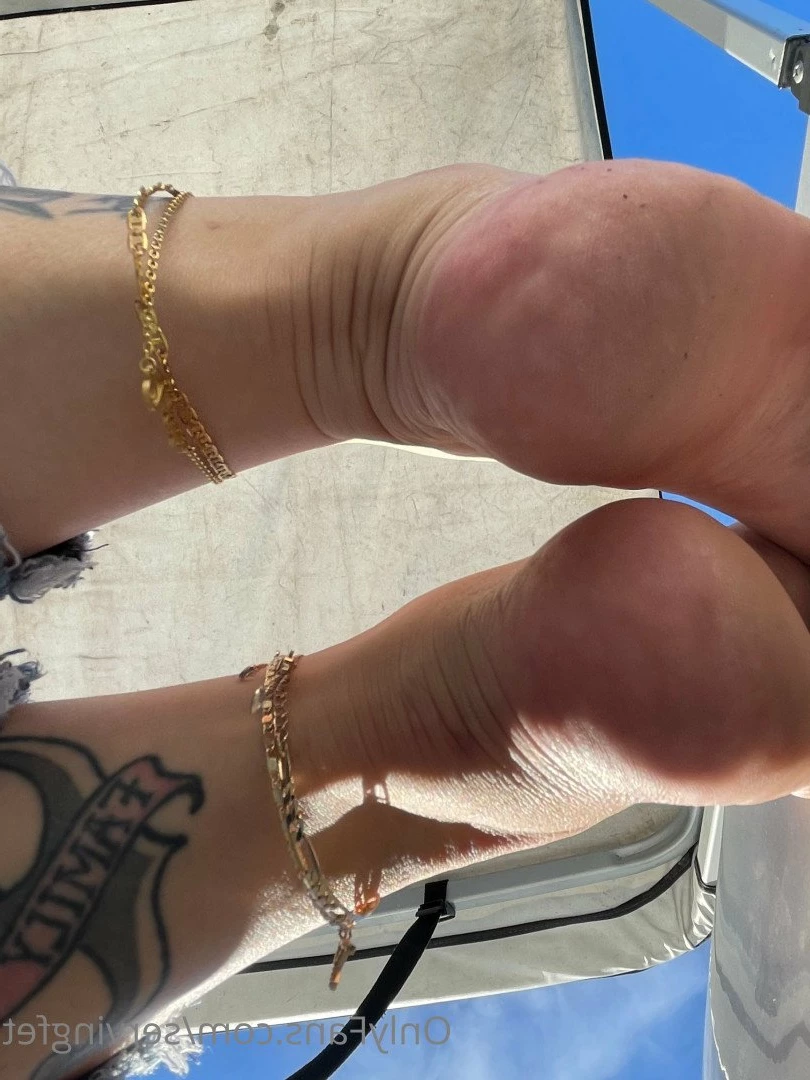 SERVINGBAREFEET [ servingfet ] Onlyfans leaked photo 5075876 on Hotleaks.tv