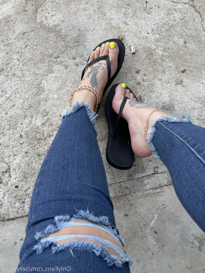 SERVINGBAREFEET [ servingfet ] Onlyfans leaked photo 5076216 on Hotleaks.tv