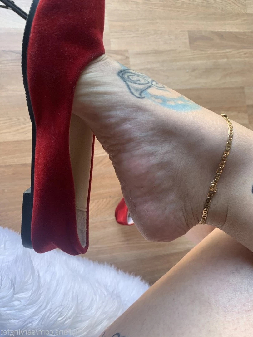 SERVINGBAREFEET [ servingfet ] Onlyfans leaked photo 5076244 on Hotleaks.tv