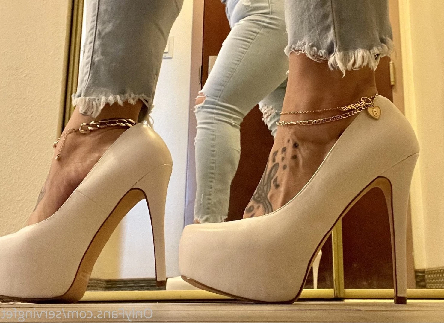 SERVINGBAREFEET [ servingfet ] Onlyfans leaked photo 5076262 on Hotleaks.tv