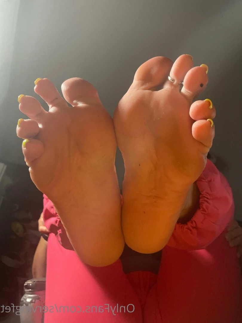 SERVINGBAREFEET [ servingfet ] Onlyfans leaked photo 5076616 on Hotleaks.tv
