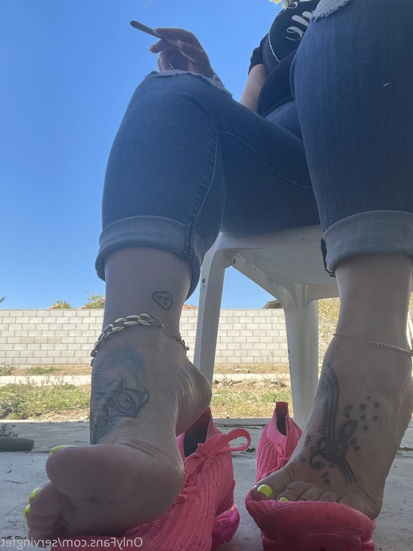 SERVINGBAREFEET [ servingfet ] Onlyfans leaked photo 5077222 on Hotleaks.tv