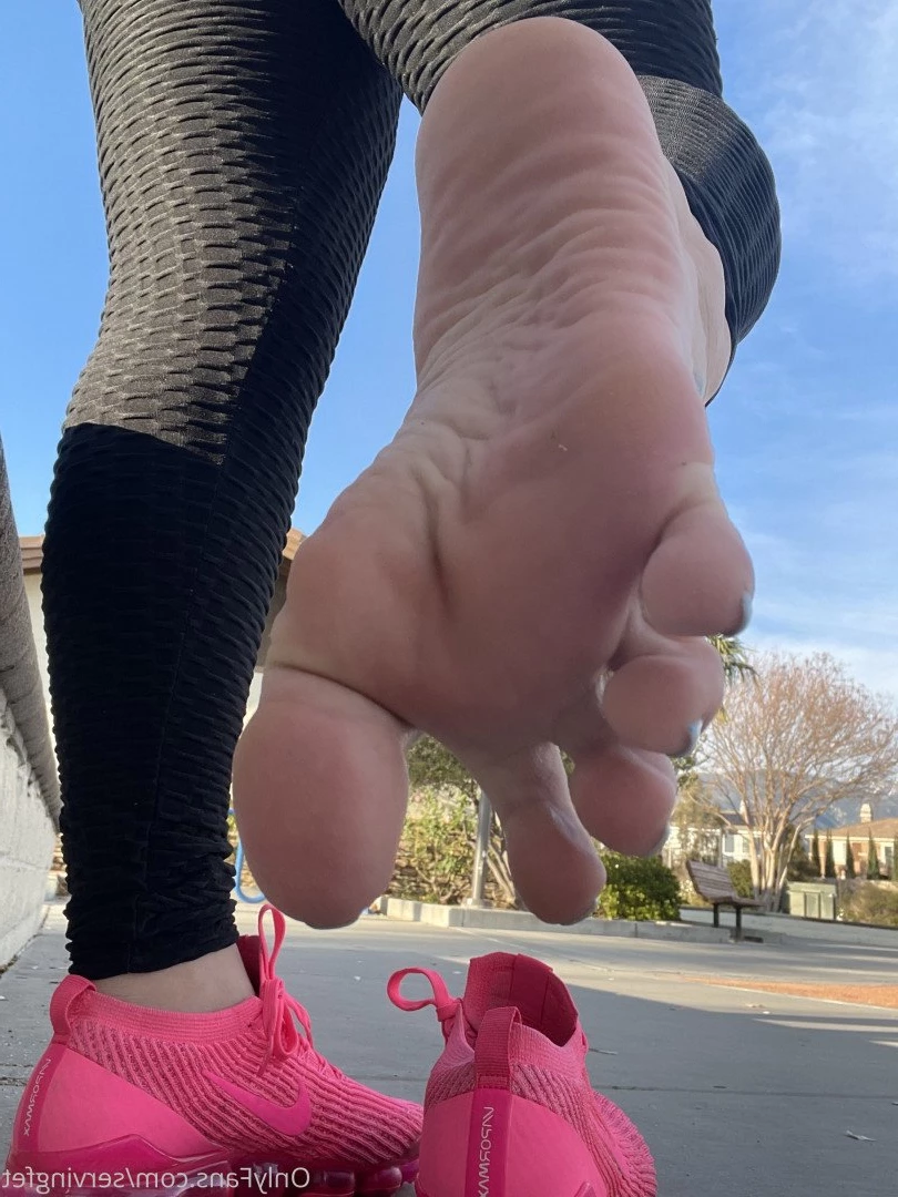 SERVINGBAREFEET [ servingfet ] Onlyfans leaked photo 5077325 on Hotleaks.tv