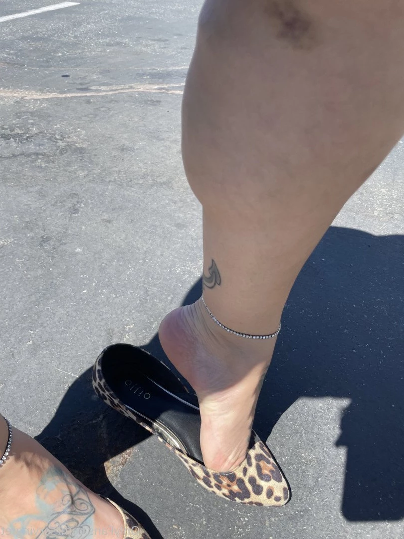 SERVINGBAREFEET [ servingfet ] Onlyfans leaked photo 5077706 on Hotleaks.tv