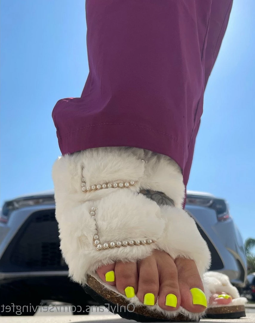 SERVINGBAREFEET [ servingfet ] Onlyfans leaked photo 5078011 on Hotleaks.tv