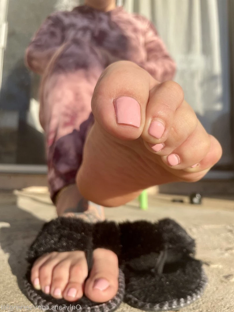 SERVINGBAREFEET [ servingfet ] Onlyfans leaked photo 5078780 on Hotleaks.tv