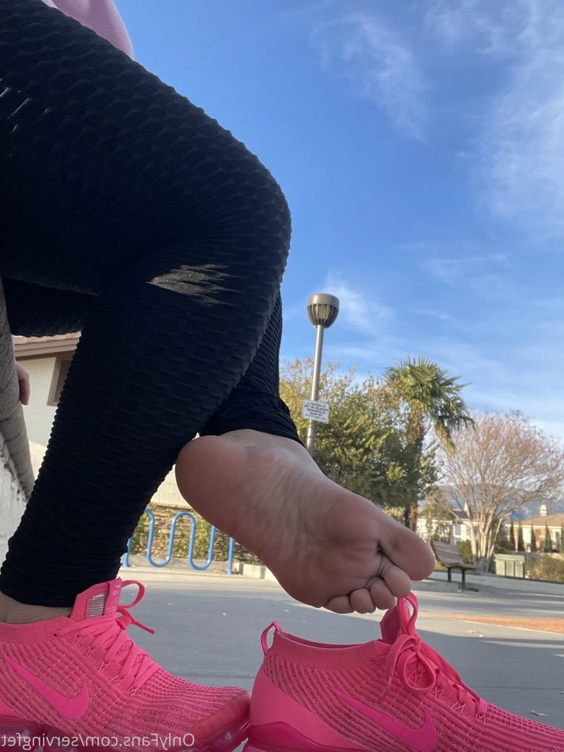 SERVINGBAREFEET [ servingfet ] Onlyfans leaked photo 5079061 on Hotleaks.tv