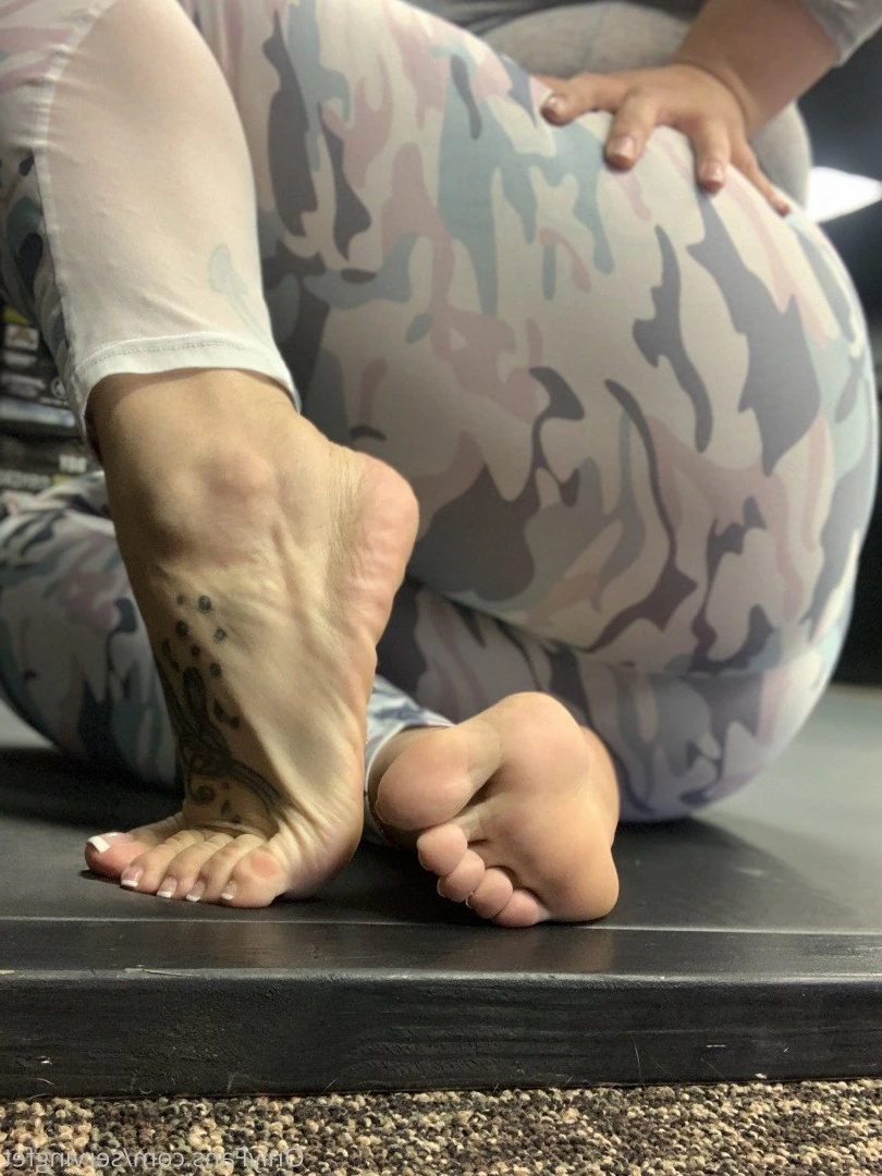 SERVINGBAREFEET [ servingfet ] Onlyfans leaked photo 5079095 on Hotleaks.tv